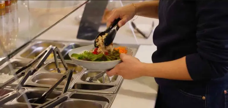 Salade sur mesure préparée en entreprise